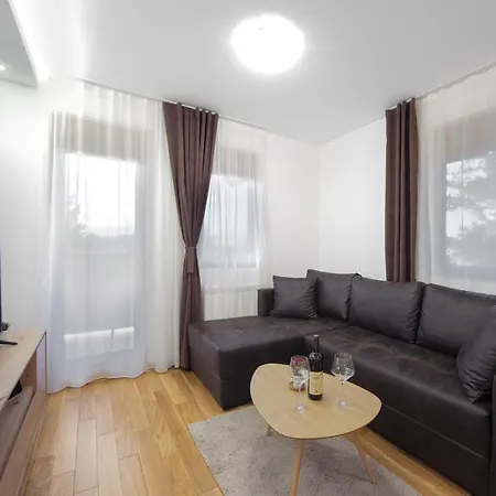 Solitus Apartment